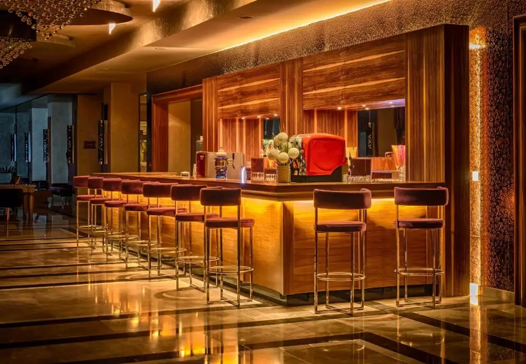 گلدن راک بیچ مارماریس